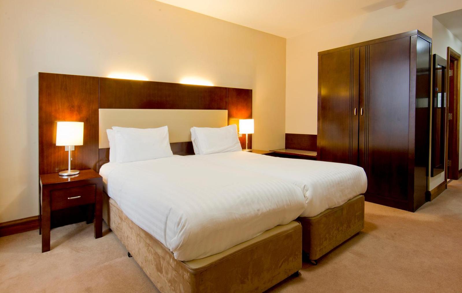 Trim Castle Hotel الغرفة الصورة